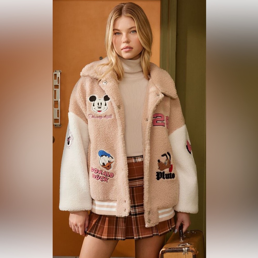 COLLECTORS GIFTS INCLUDED🍦Sherpa Disney x Forever 21 Mickey & Friends Jacket !